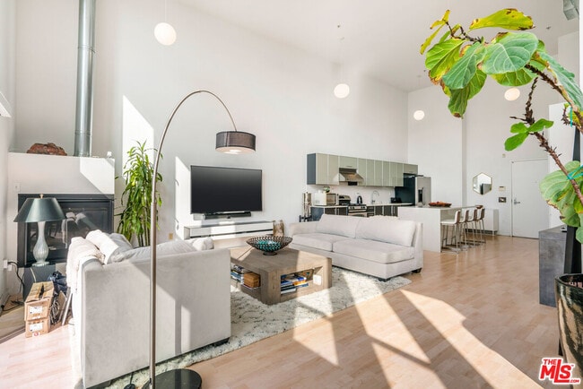 Building Photo - 4215 Glencoe Ave