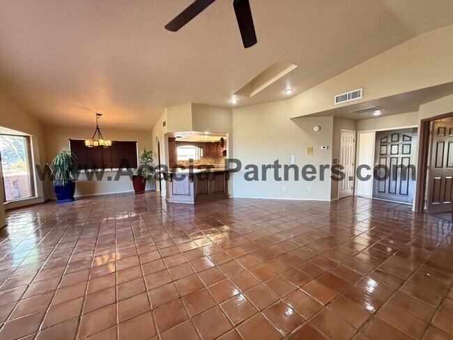 Foto del edificio - Three Bedroom/Two Bath Home