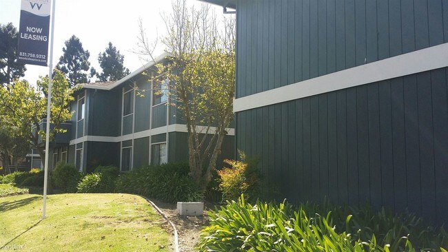 Building Photo - 1040 Riker St