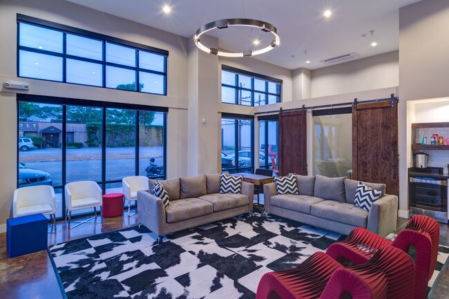 Resident Lounge - Iron City Lofts
