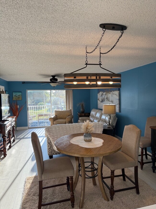 Building Photo - 5635 Rattlesnake Hammock Rd