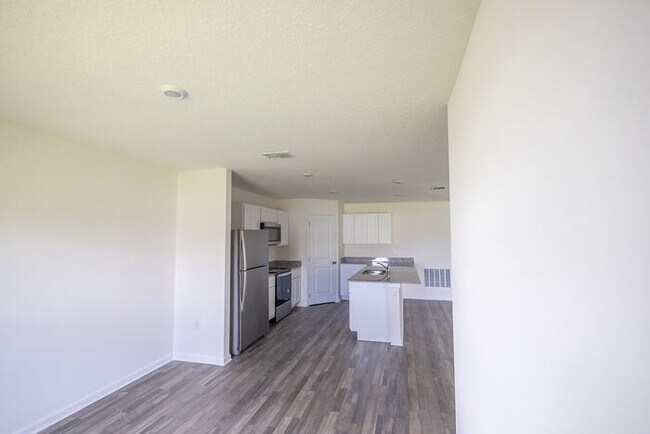 Building Photo - Haines City, FL - House - $2,095.00 Availa...