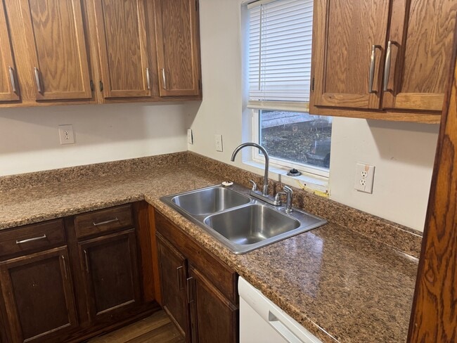 Building Photo - 608 Brevard St