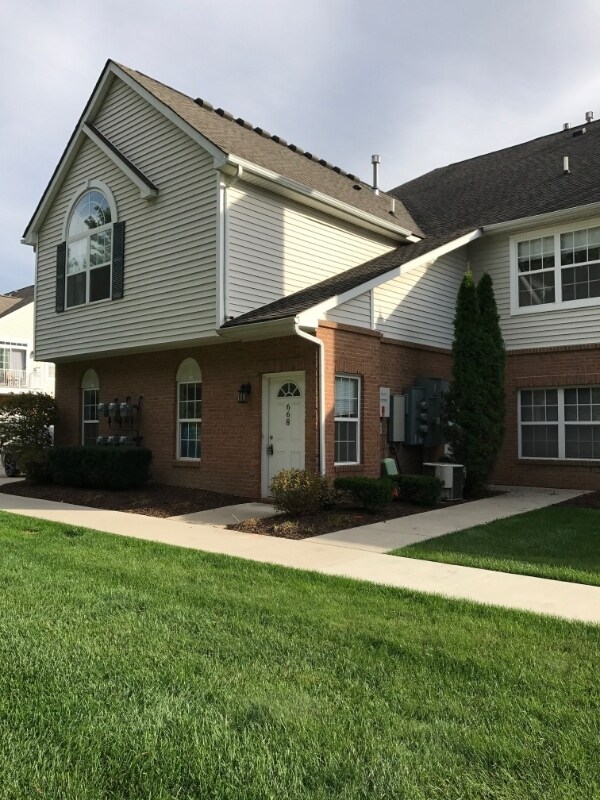 Foto principal - 668 Olde English Cir