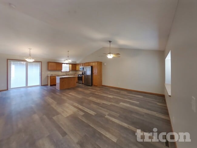 Building Photo - 15691 79th St NE