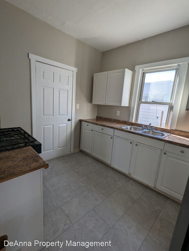 Building Photo - 3 br, 1 bath House - 354 13th St