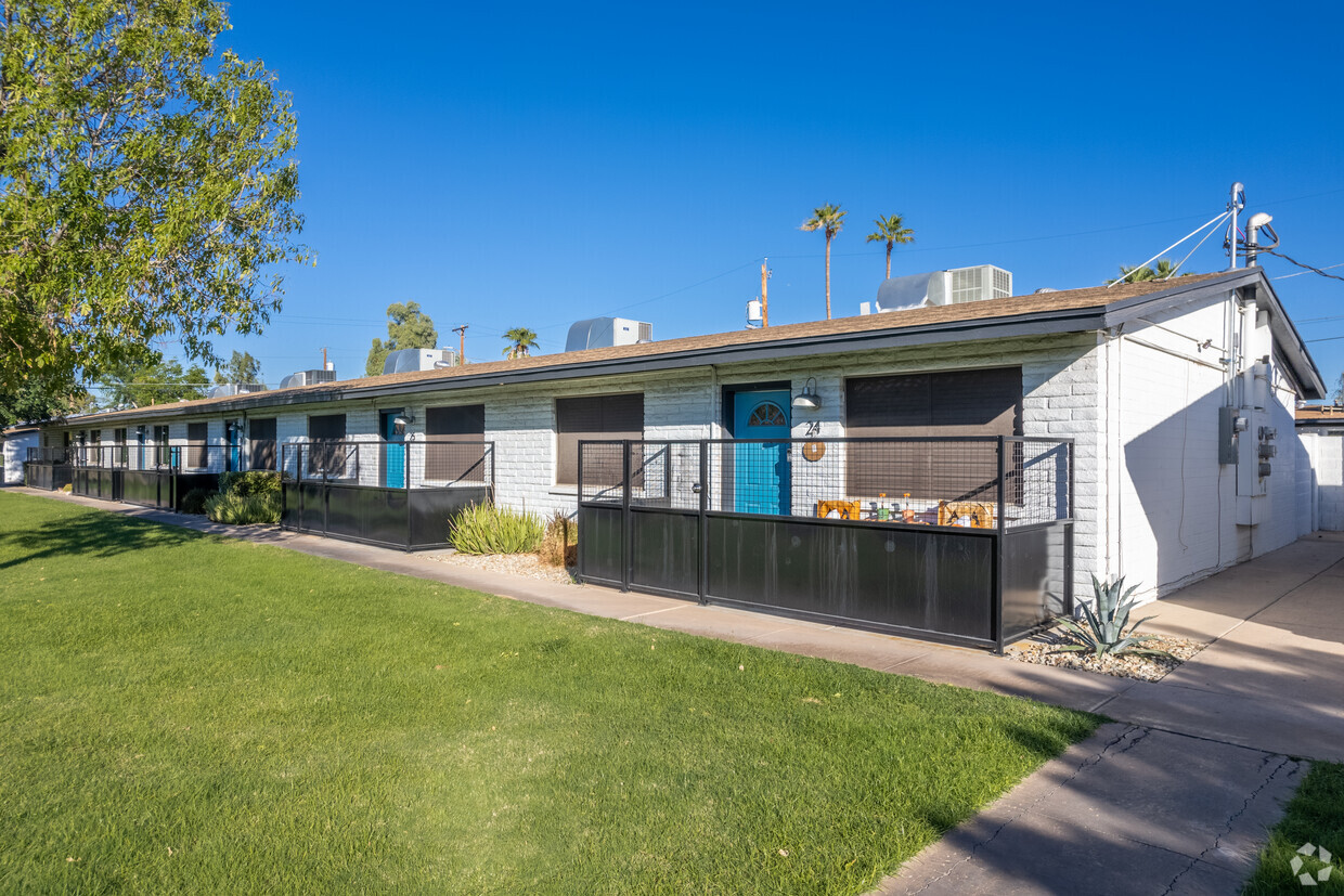 Primary Photo - Arcadia Rose Garden Condominiums