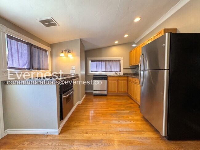 Foto del edificio - 2-Bed/1-Bath Home/Available Now!