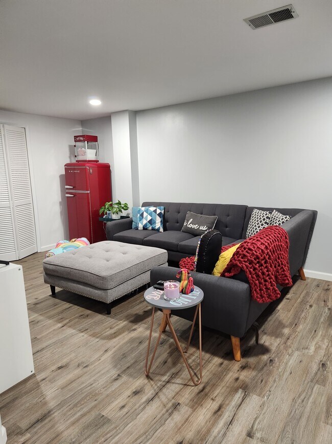 Foto del edificio - 3486 Burbank Dr