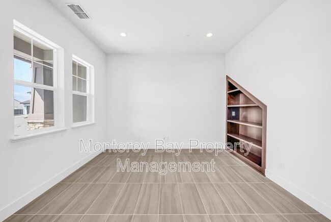 Foto del edificio - 2265 Cypress Ln