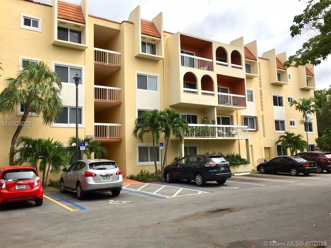 Camino Real Apartments Miami