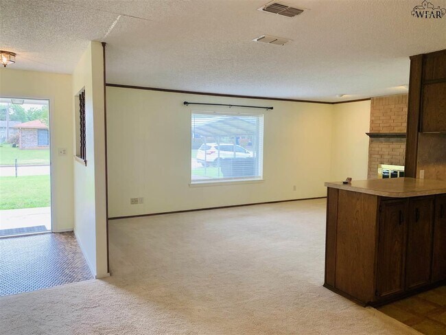 Building Photo - 1214 Sun Valley Dr