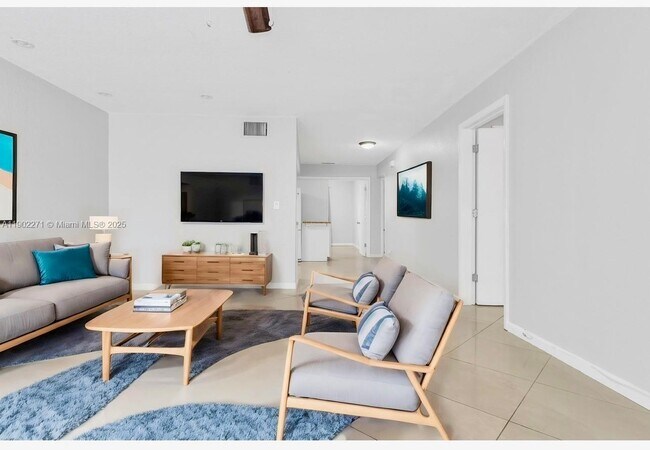 Foto del edificio - 2175 NE 56th St