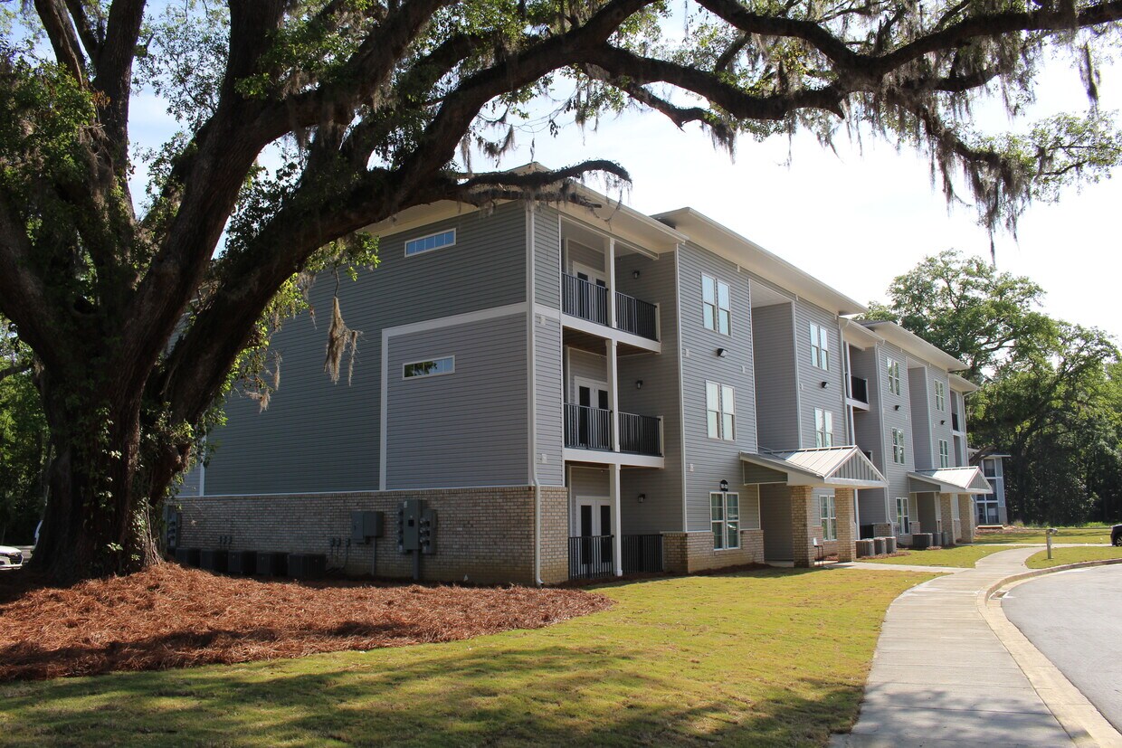 Richmond Place Apartments Apartments at 1004 Charlotte St
