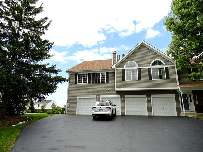 Building Photo - 536 Sandhurst Ln