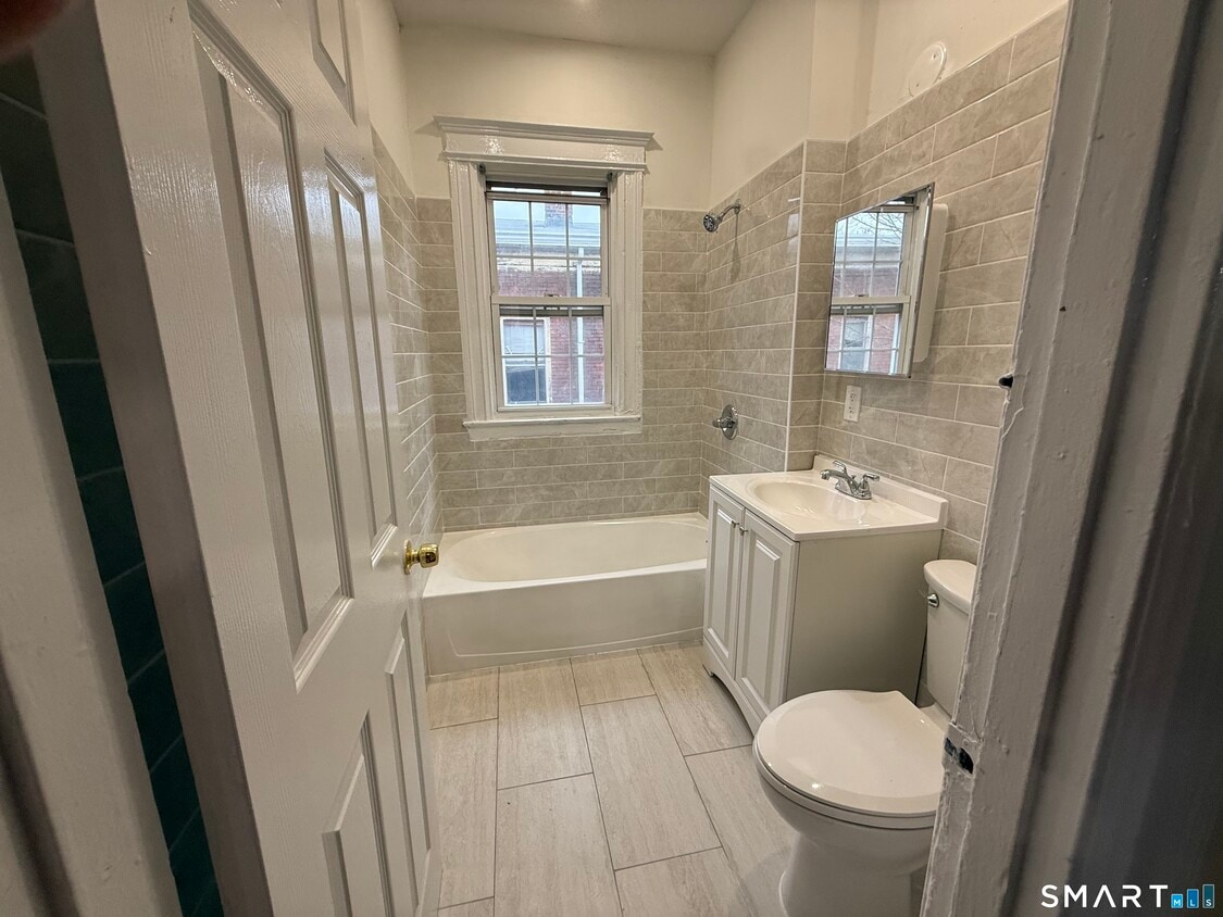 Photo - 204 Homestead Ave (Hartford, CT)