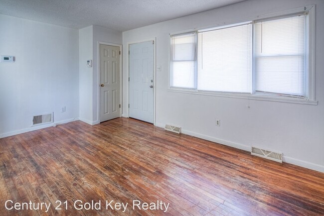 Building Photo - 3 br, 1 bath House - 203 Sycamore Rd