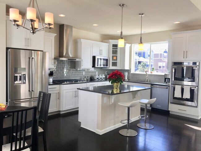 Foto del edificio - Custom Built Richmond Home for Lease in Fort Collins!