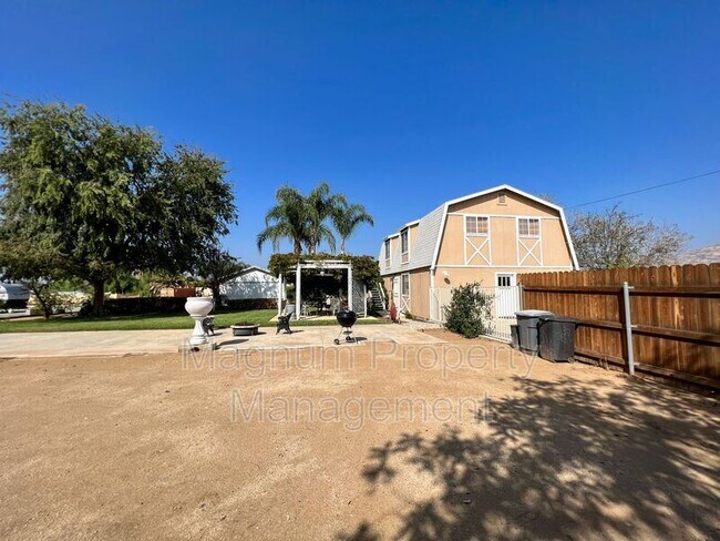Building Photo - 26590 Placentia Ave