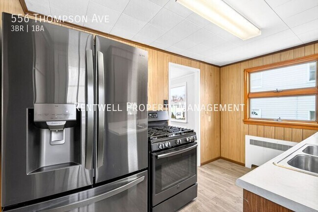 Foto del edificio - 556 Thompson Ave