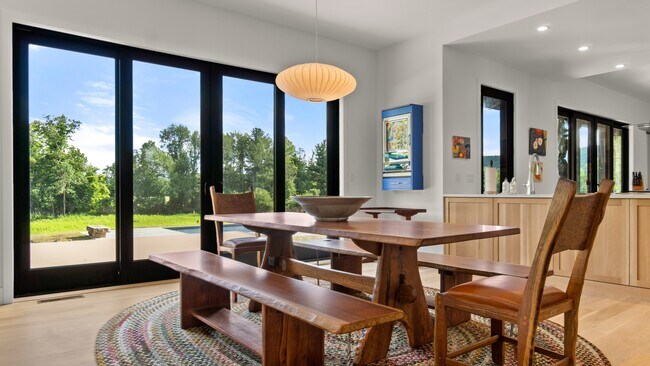 Foto del edificio - 181 E Rd