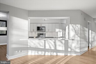 Building Photo - 5505 Seminary Rd