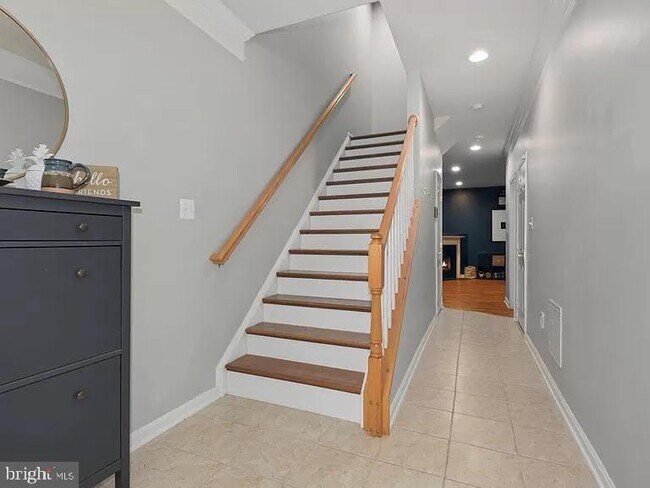 Building Photo - 24690 Kings Canyon Square