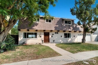 Building Photo - 8816 Hanna Ave