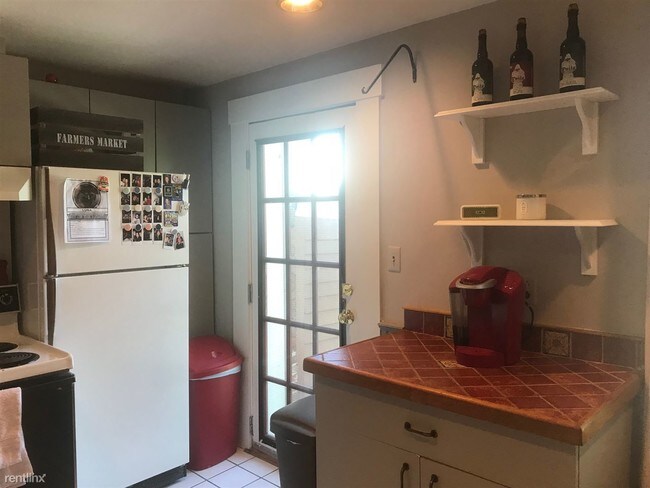 Building Photo - 1 br, 1 bath  - 139 West Merrimack St