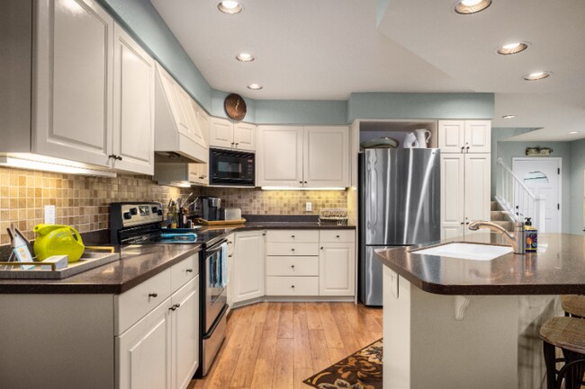 Foto del edificio - 1750 E Lakeshore Dr