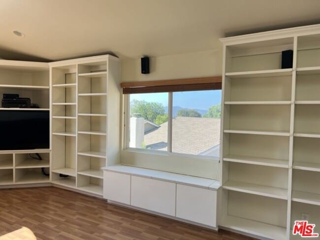 Building Photo - 729 Kenmore Cir