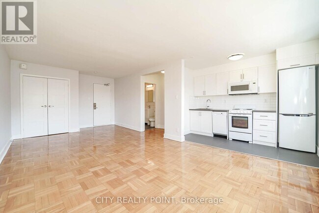 Photo du bâtiment - 1545 Bathurst St