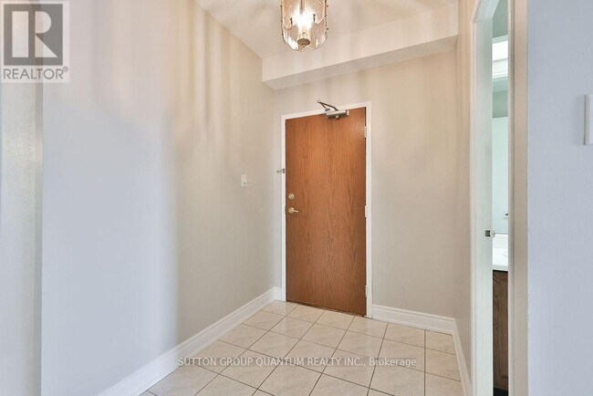 Photo du bâtiment - 5250-5250 Lakeshore Rd.