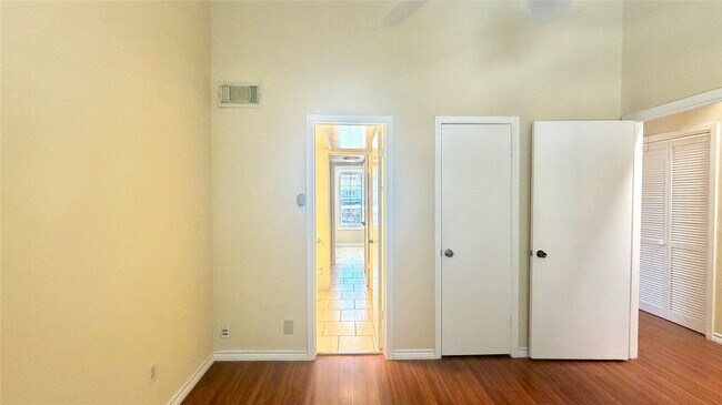 Foto del edificio - 11710 Southlake Dr