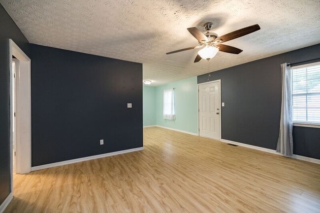 Photo - 357 Mary Alice Dr House