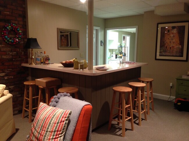 Zona de bar para comer - 209 Andover St