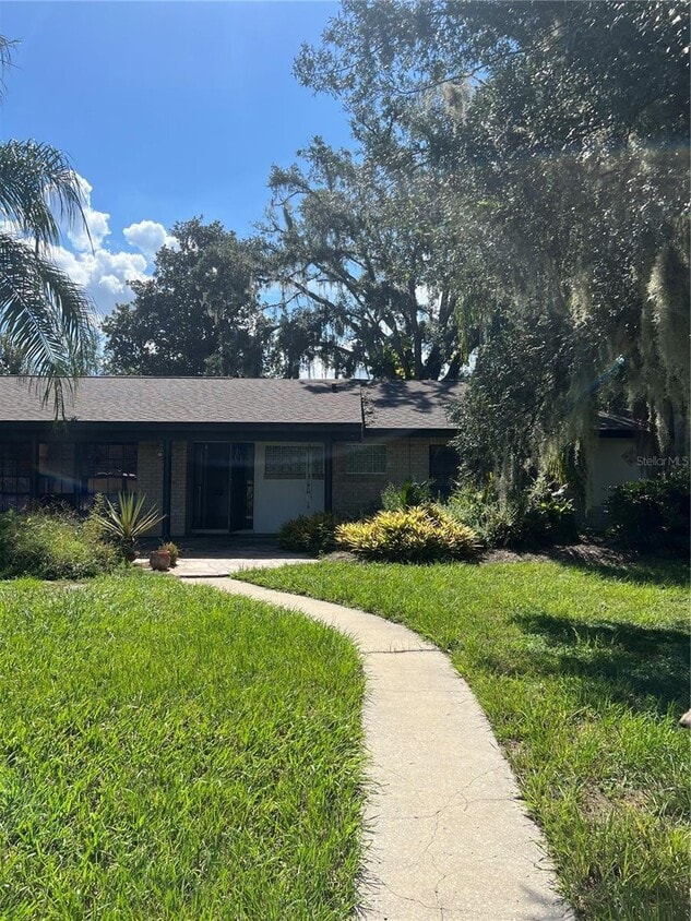 36651 Micro Racetrack Rd, Fruitland Park, FL 34731 House Rental in