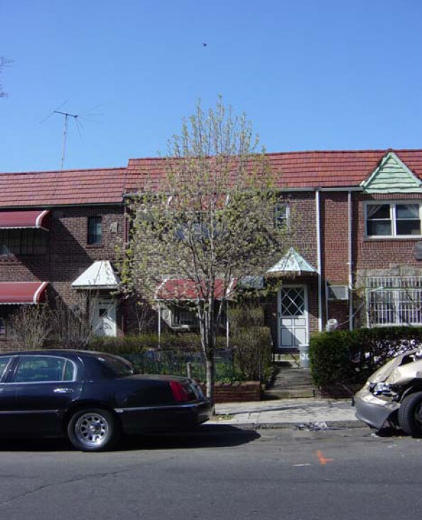 Primary Photo - 43-20 Colden St