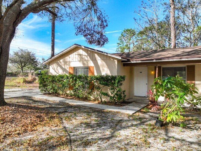 Building Photo - Beautiful 2 bed /1.5 bath home FOR RENT in...