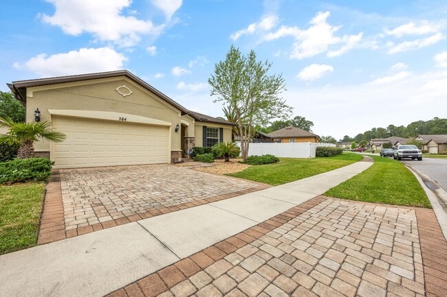 Foto del edificio - Beautifully Maintained home in Pool Community!