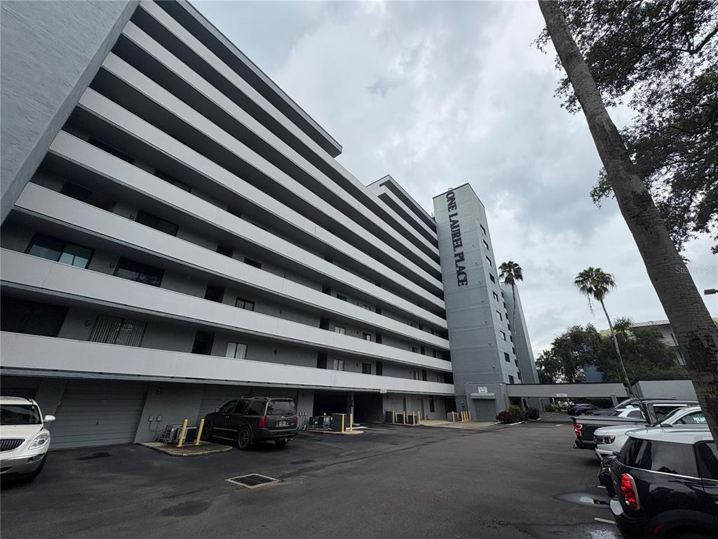 Foto principal - 201 W Laurel St