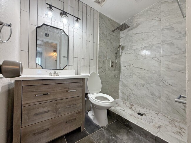 Foto del edificio - 5220 W Lynwood St