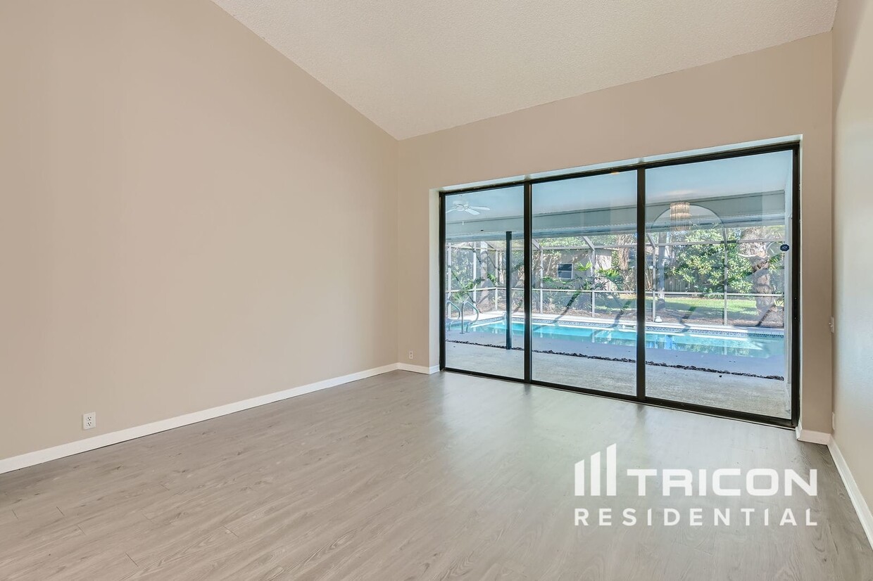 Foto principal - 16147 Vanderbilt Dr