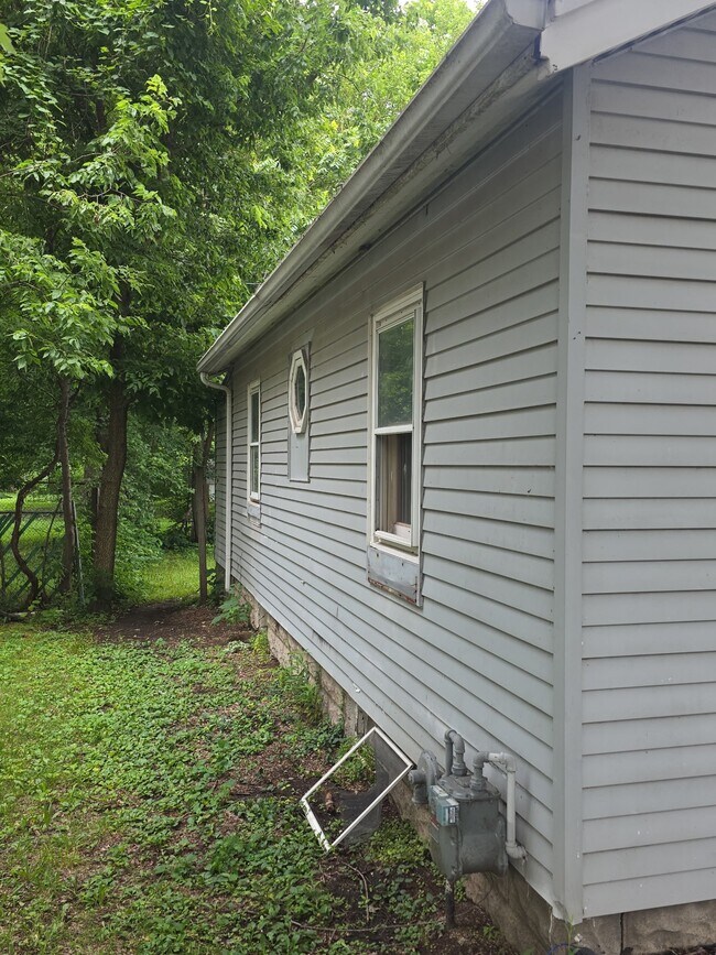 Building Photo - 132 N 23rd Pl