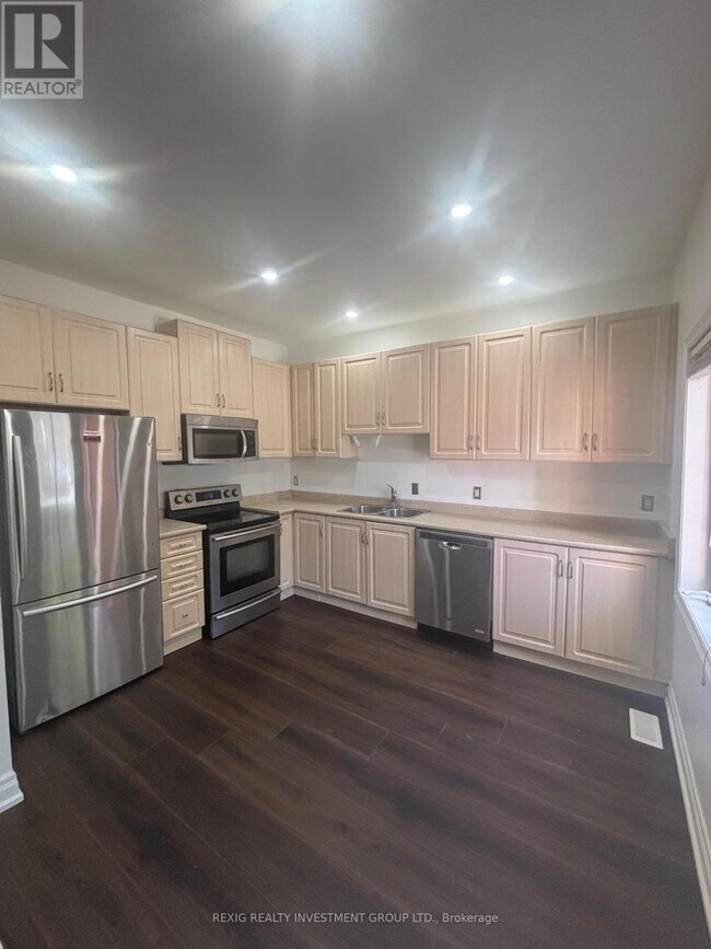 Building Photo - 100-100 Beddoe Dr