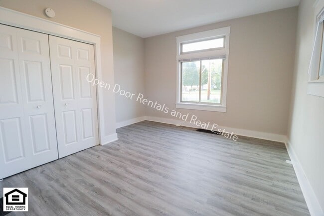 Foto del edificio - 428 Lincoln Hwy E