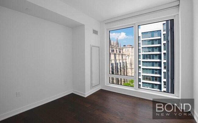 Foto del edificio - 400 W 113th St