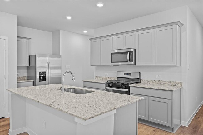 Building Photo - 21239 Rising Hts St