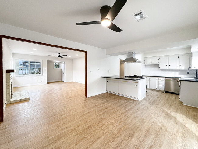 Foto del edificio - 432 E 212th St
