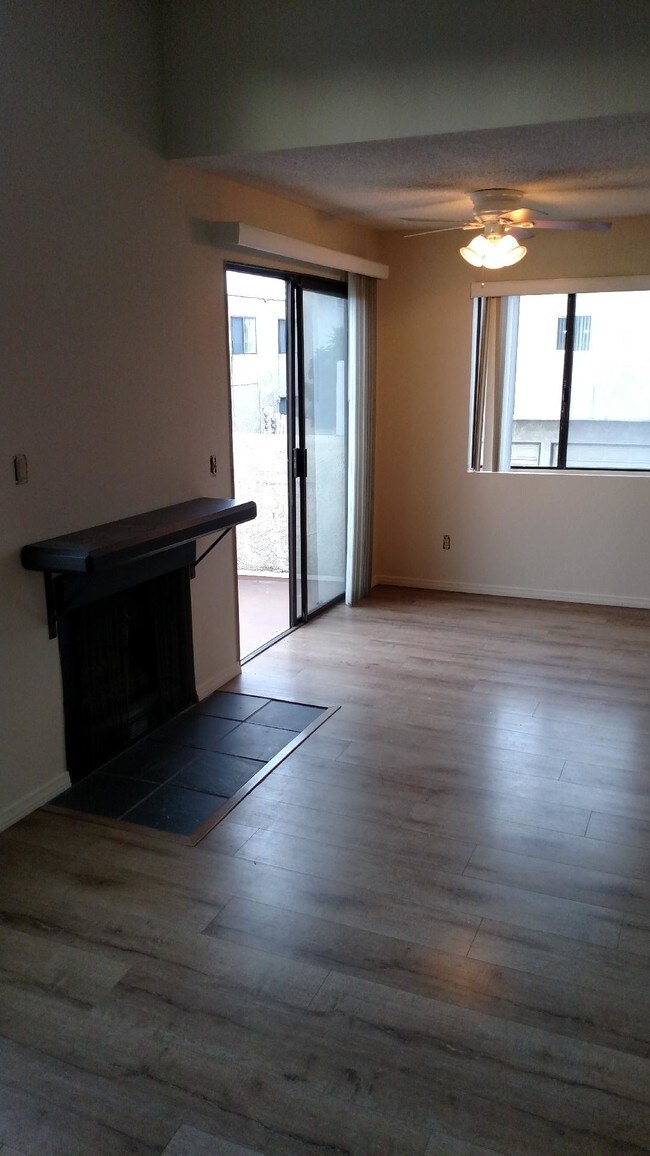 Building Photo - 2404 Whitesands Dr